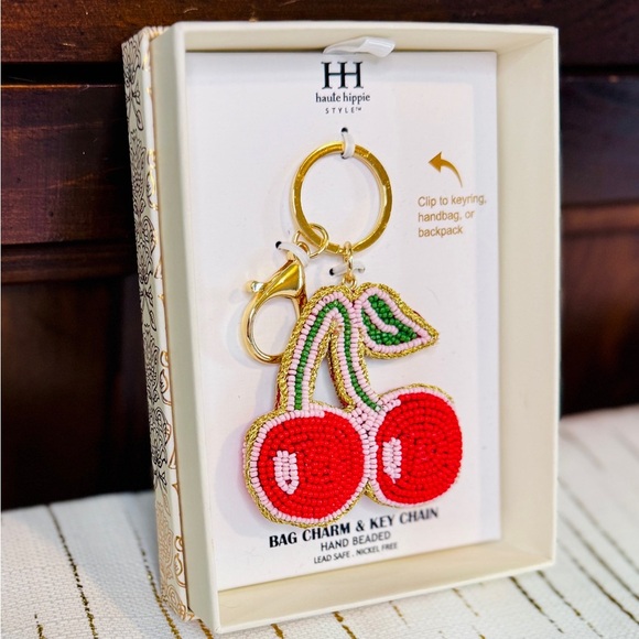 🍒 Haute Hippie Style Beaded Cherry Bag Charm / Keychain - Picture 2 of 4